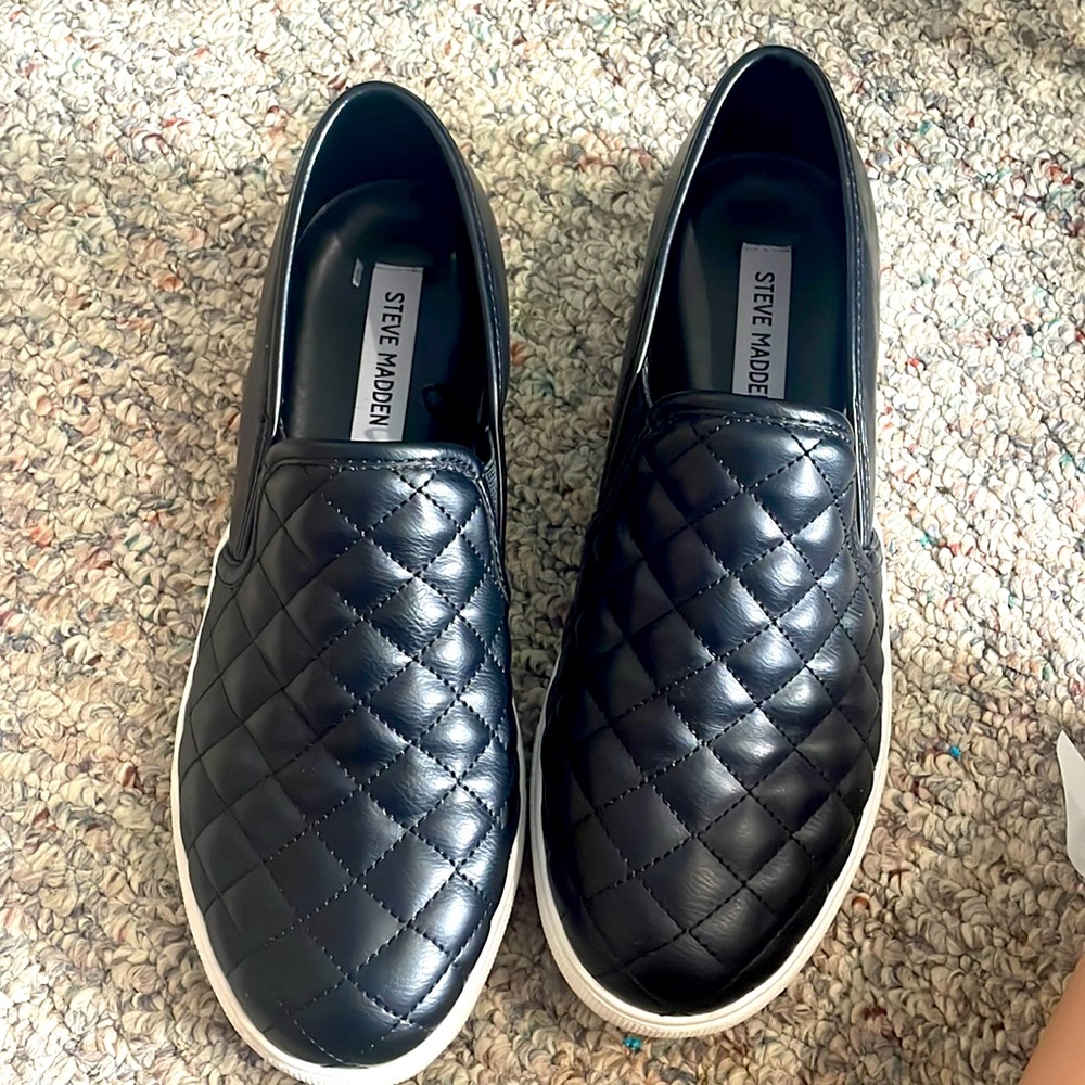 Steve Madden Black slip on shoes